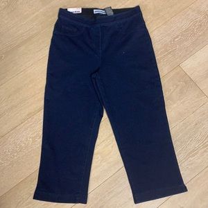 NWT size 8 pull on Nygatd Capri